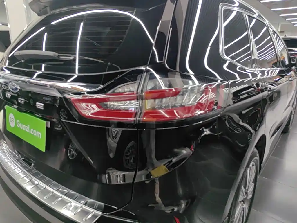 Ford Edge — миниатюра 8