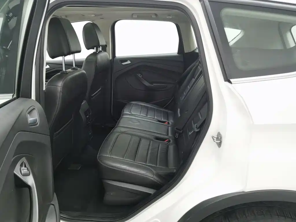 Ford Kuga — миниатюра 15