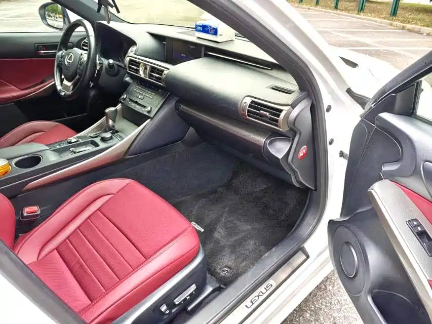 Lexus IS — миниатюра 4
