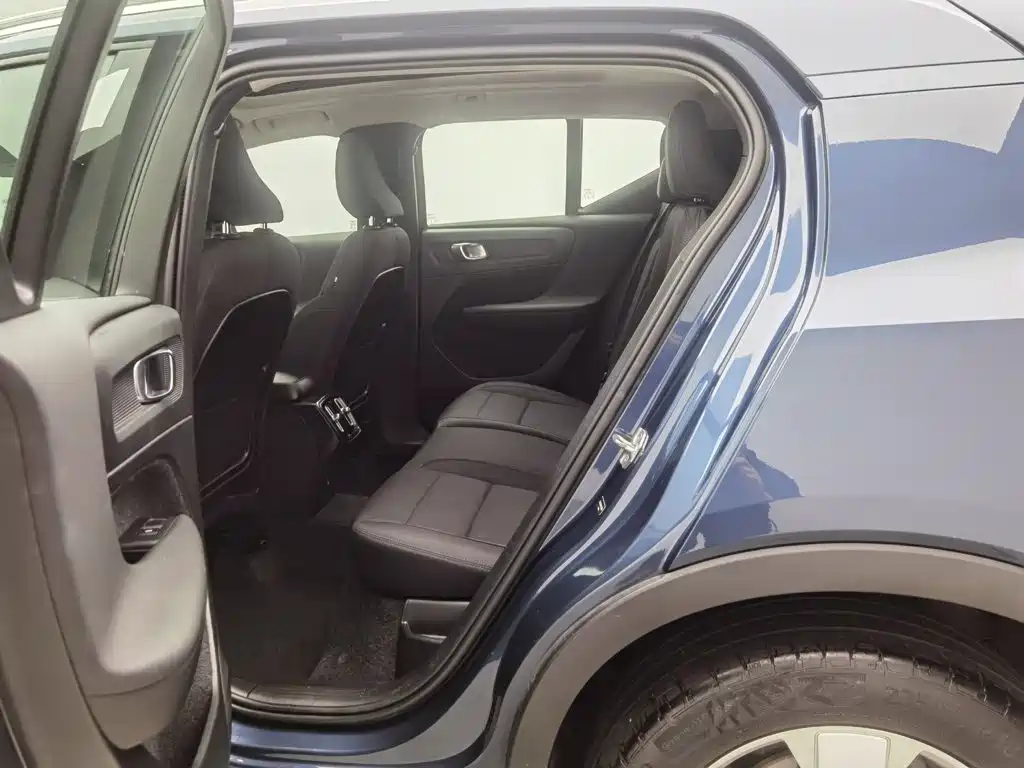 Volvo XC40 — миниатюра 15