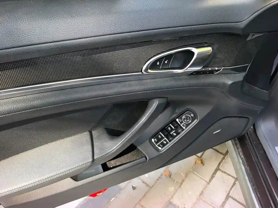 Porsche Panamera — миниатюра 7