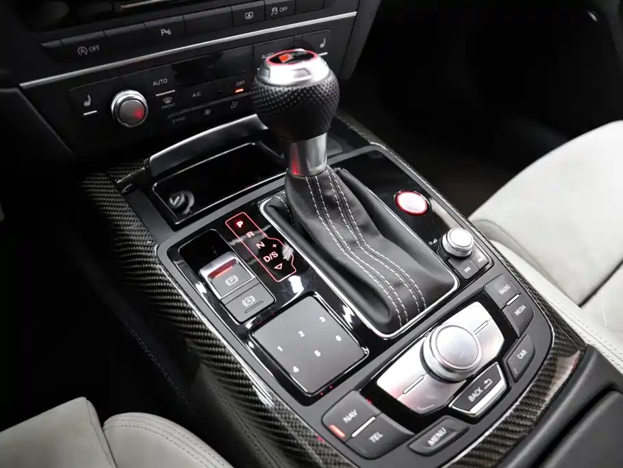 Audi S6 — миниатюра 11