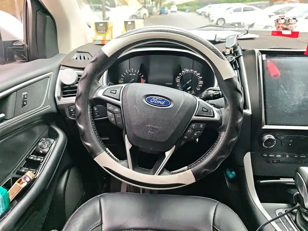 Ford Edge — миниатюра 6
