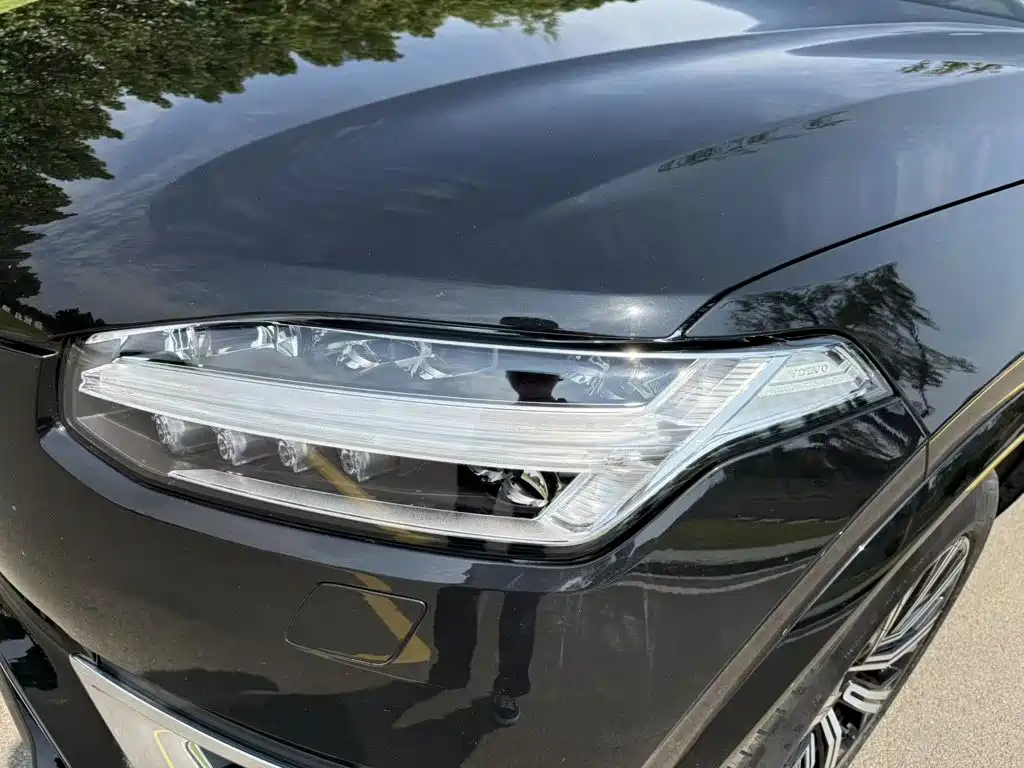 Volvo XC90 — миниатюра 24