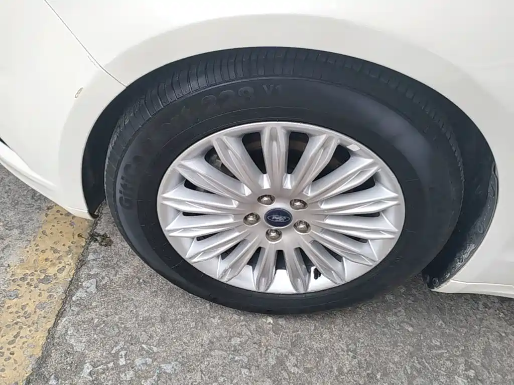 Ford Mondeo — миниатюра 23