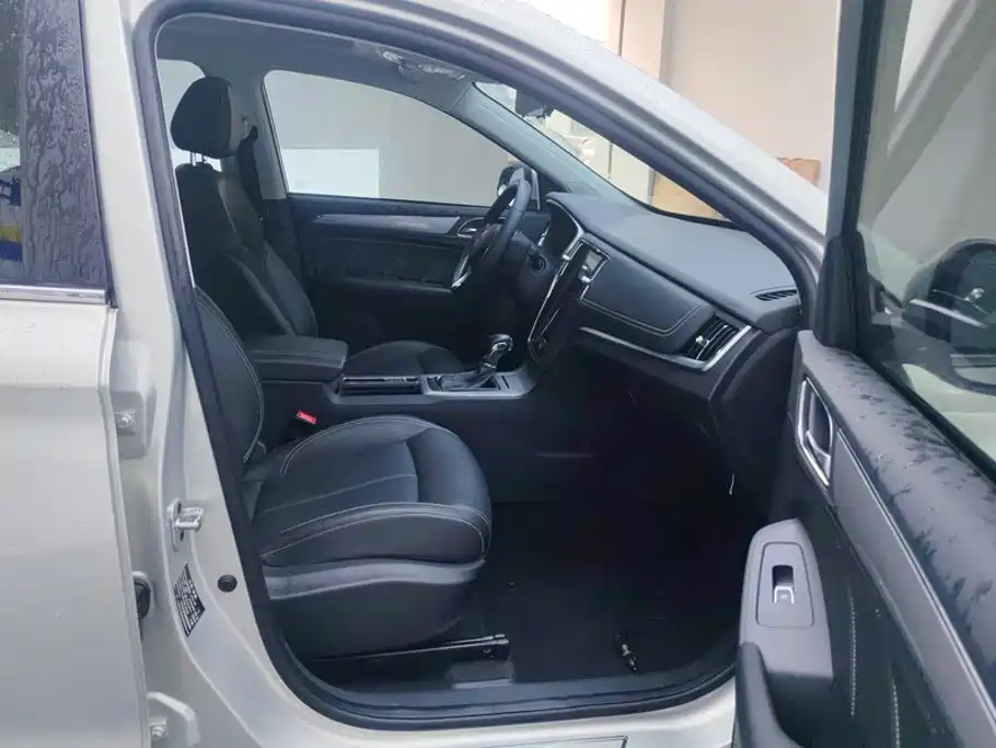 Roewe RX5 — миниатюра 8