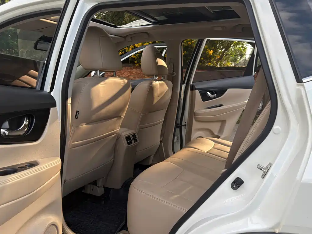 Nissan X-Trail — миниатюра 8