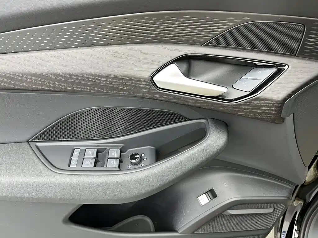 Audi Q6 — миниатюра 16