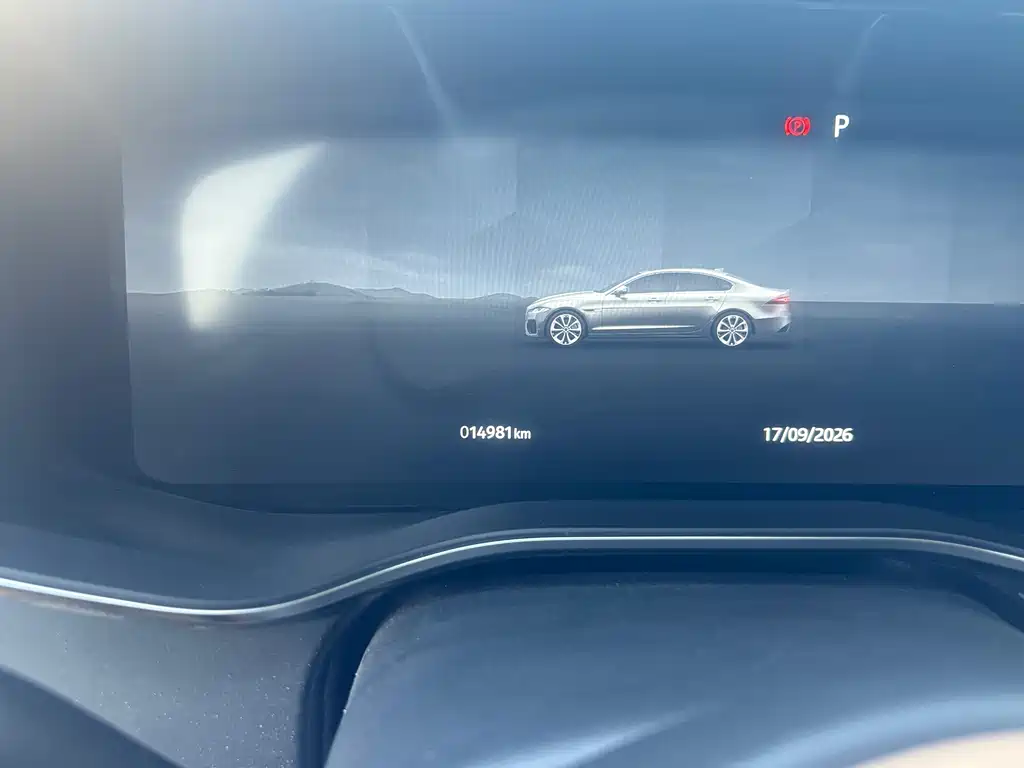 Jaguar XFL — миниатюра 10