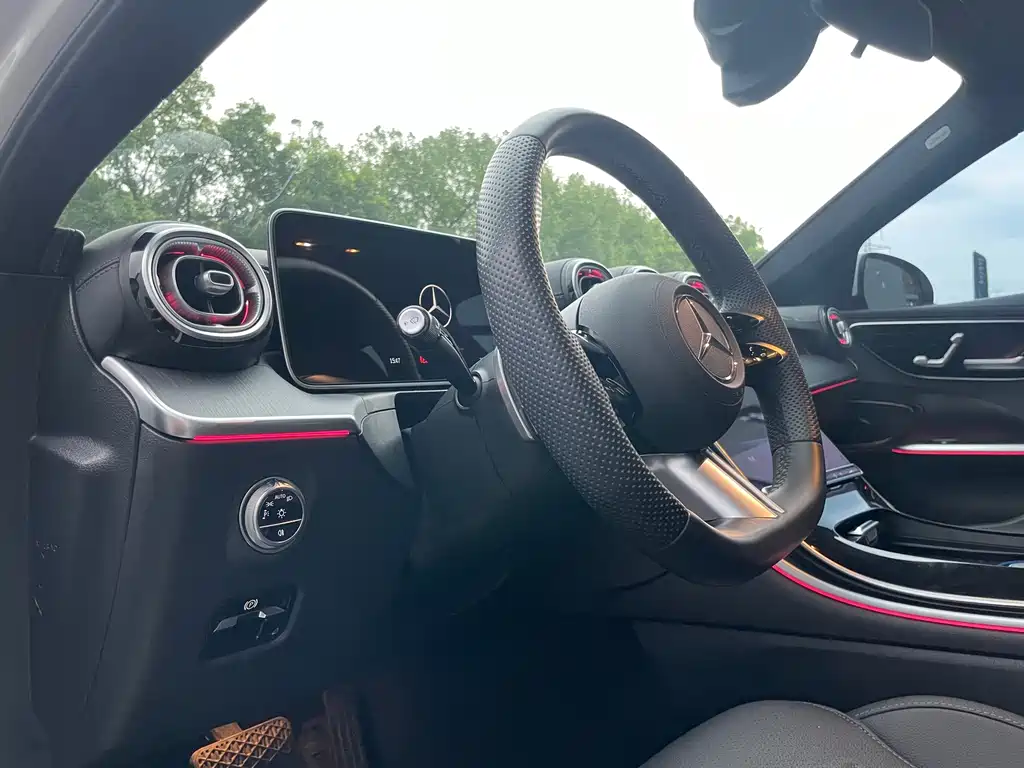 Mercedes-Benz C-Class — миниатюра 6