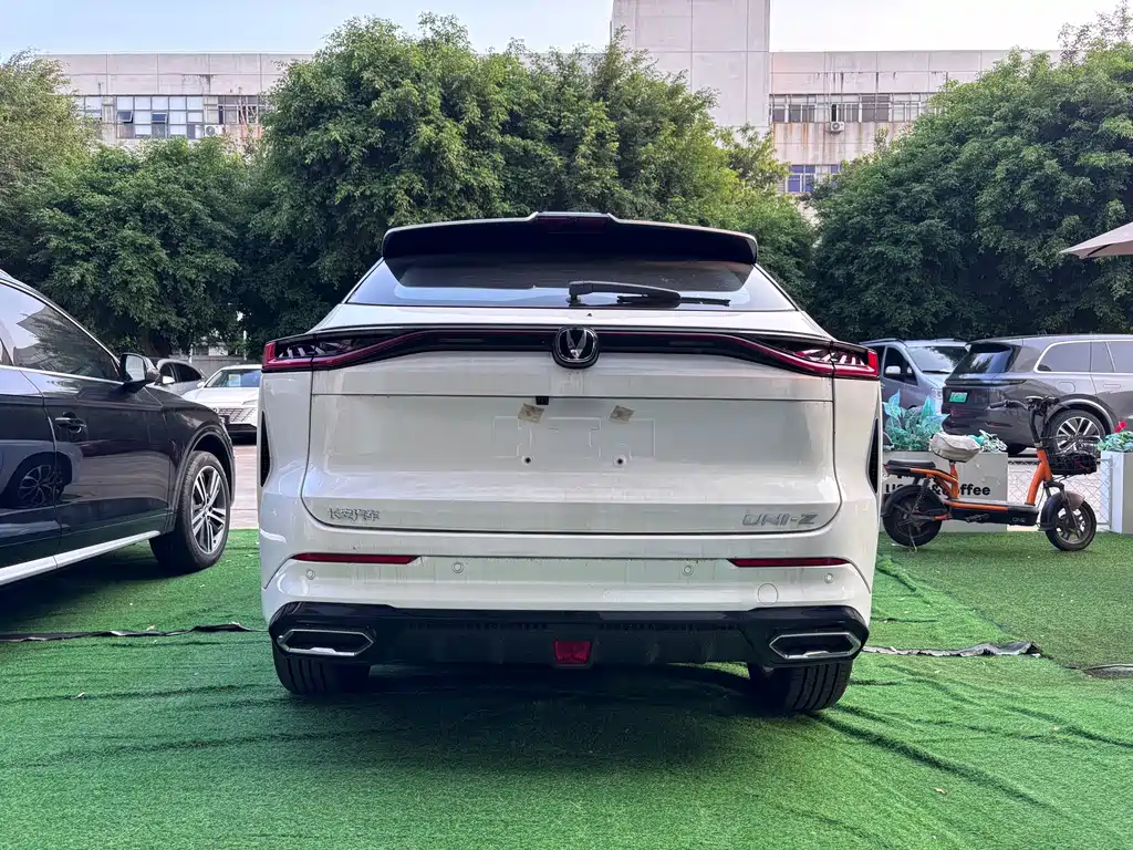 Changan UNI-Z New Energy — миниатюра 5