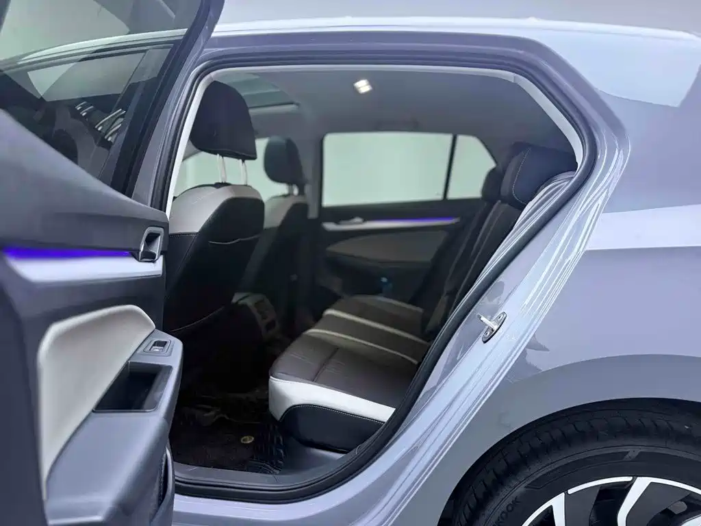 Volkswagen Golf — миниатюра 17