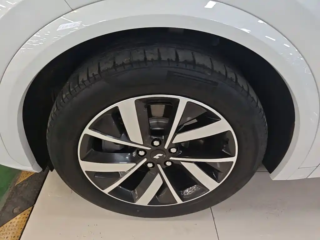 Li Auto Li L7 — миниатюра 23
