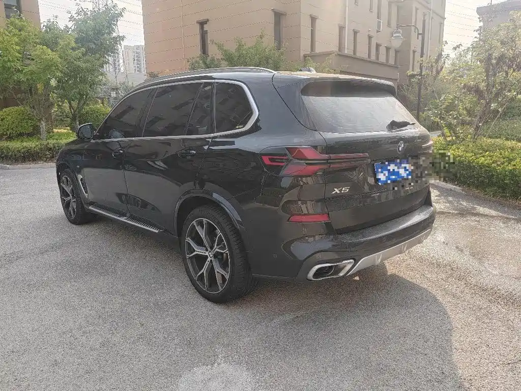BMW X5 2023 xDrive 40Li Premium M Sport
