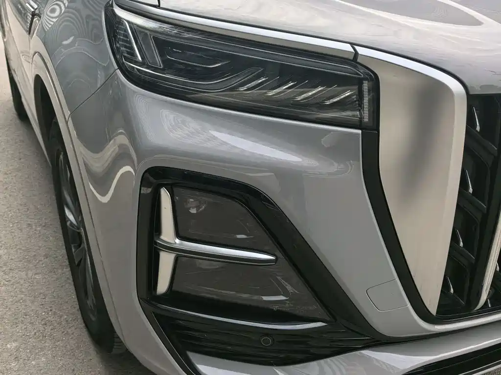 Hongqi HS5 2023 2.0T Pro