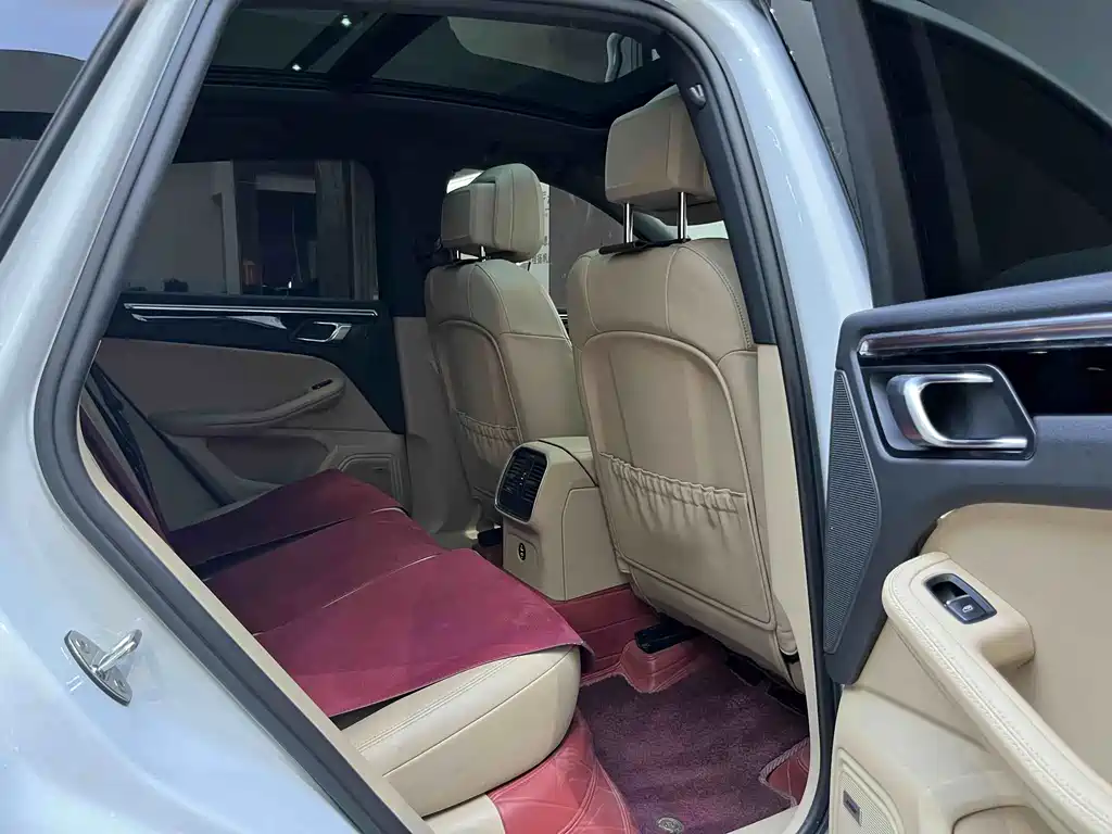 Porsche Macan — миниатюра 14
