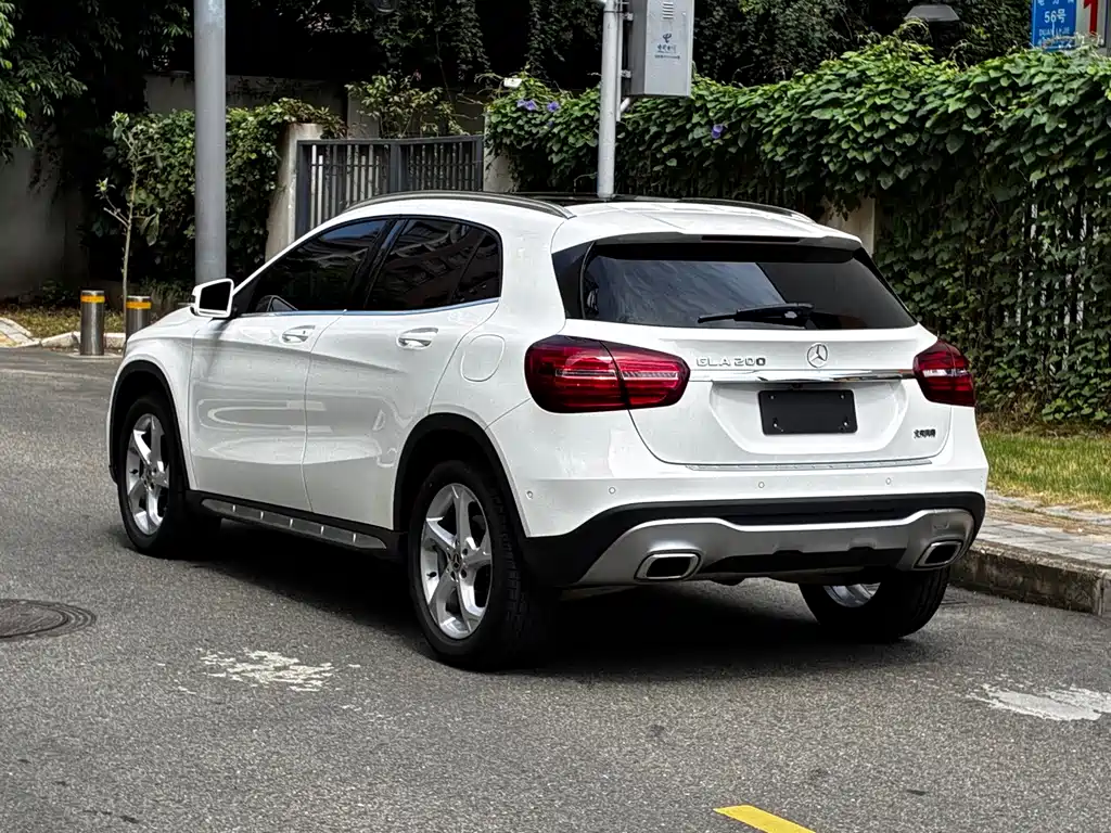 Mercedes-Benz GLA — миниатюра 8