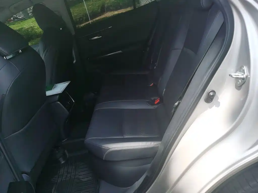 Toyota Venza — миниатюра 15
