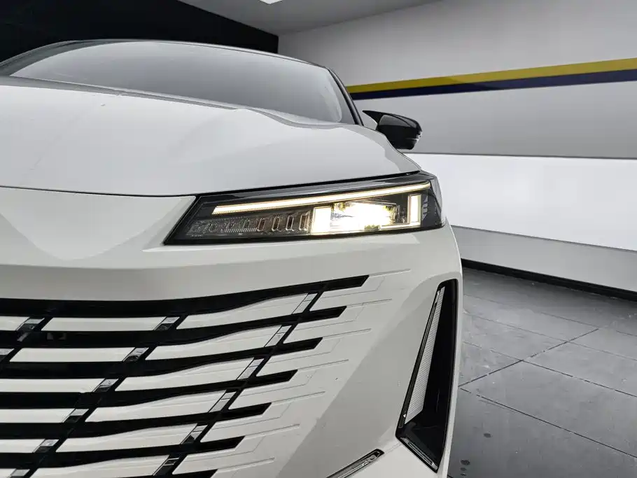 Changan Eado — миниатюра 5