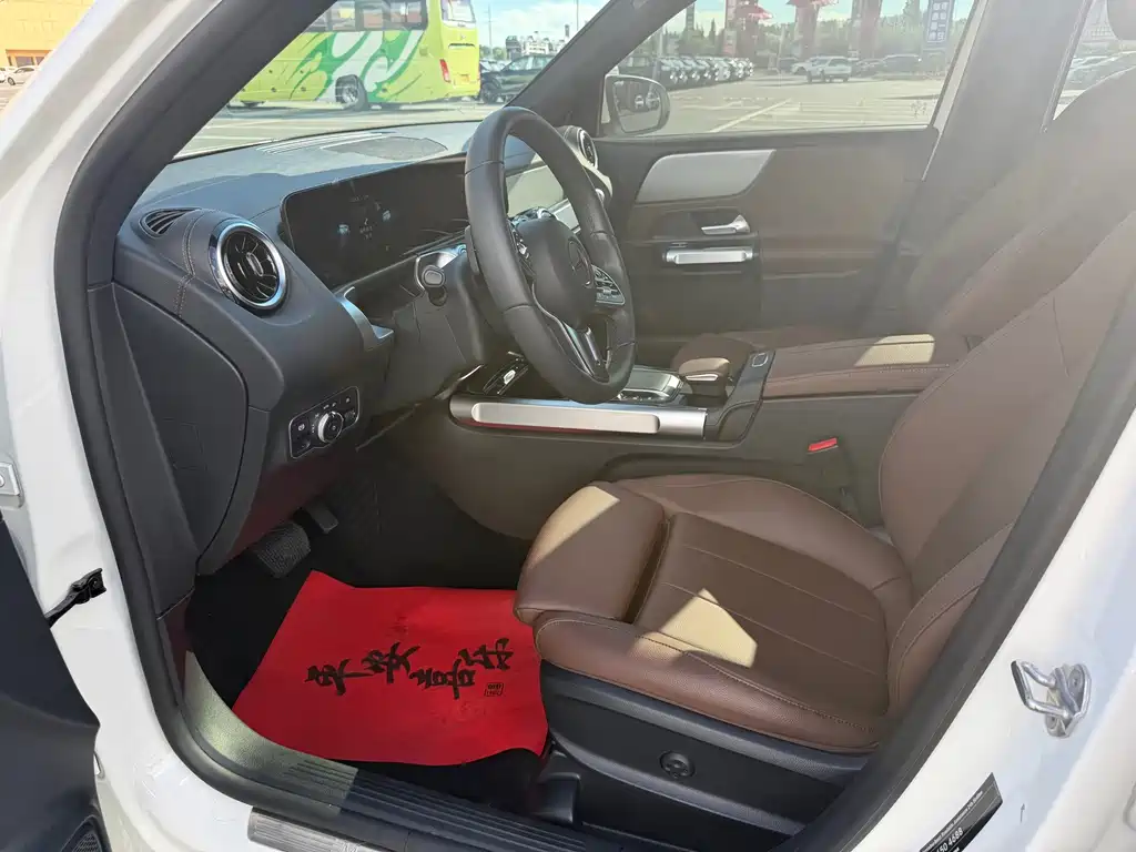 Mercedes-Benz GLB — миниатюра 10