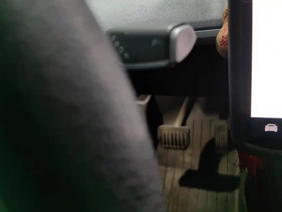 Tesla Model Y — миниатюра 16