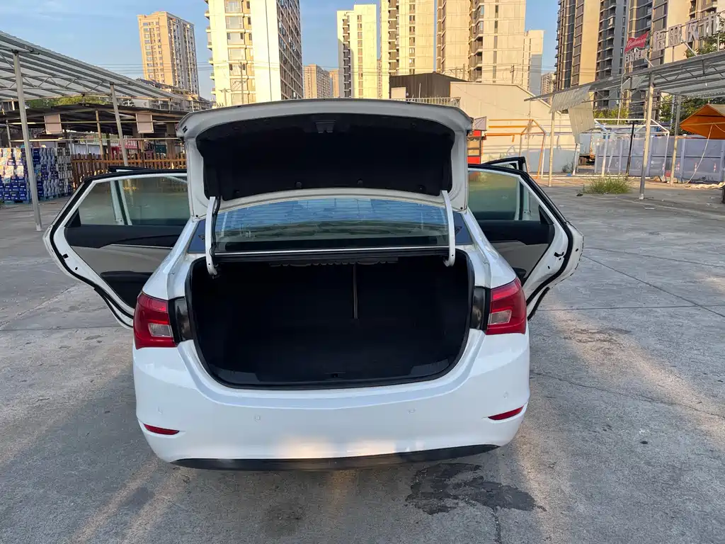 Buick Excelle — миниатюра 14
