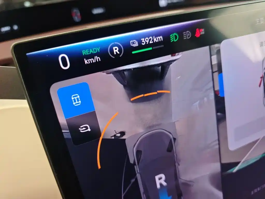 Xiaomi YU7 — миниатюра 7