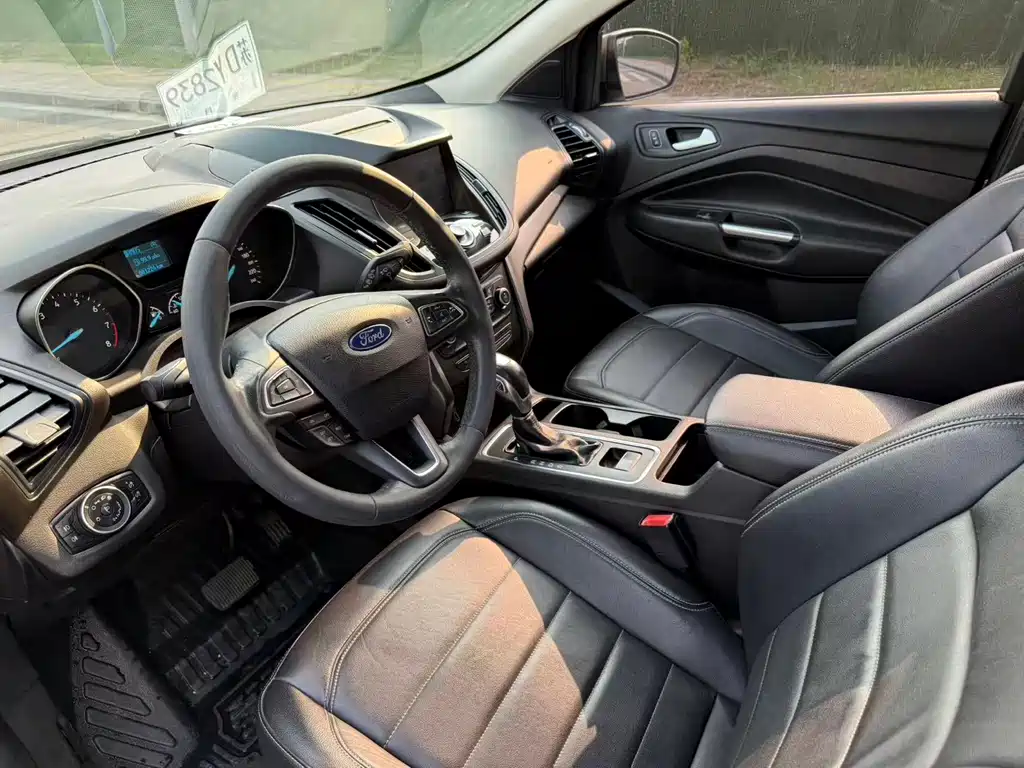 Ford Kuga — миниатюра 8