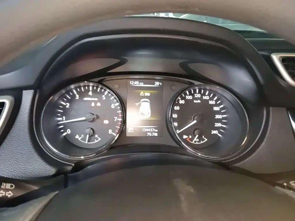 Nissan Qashqai — миниатюра 12