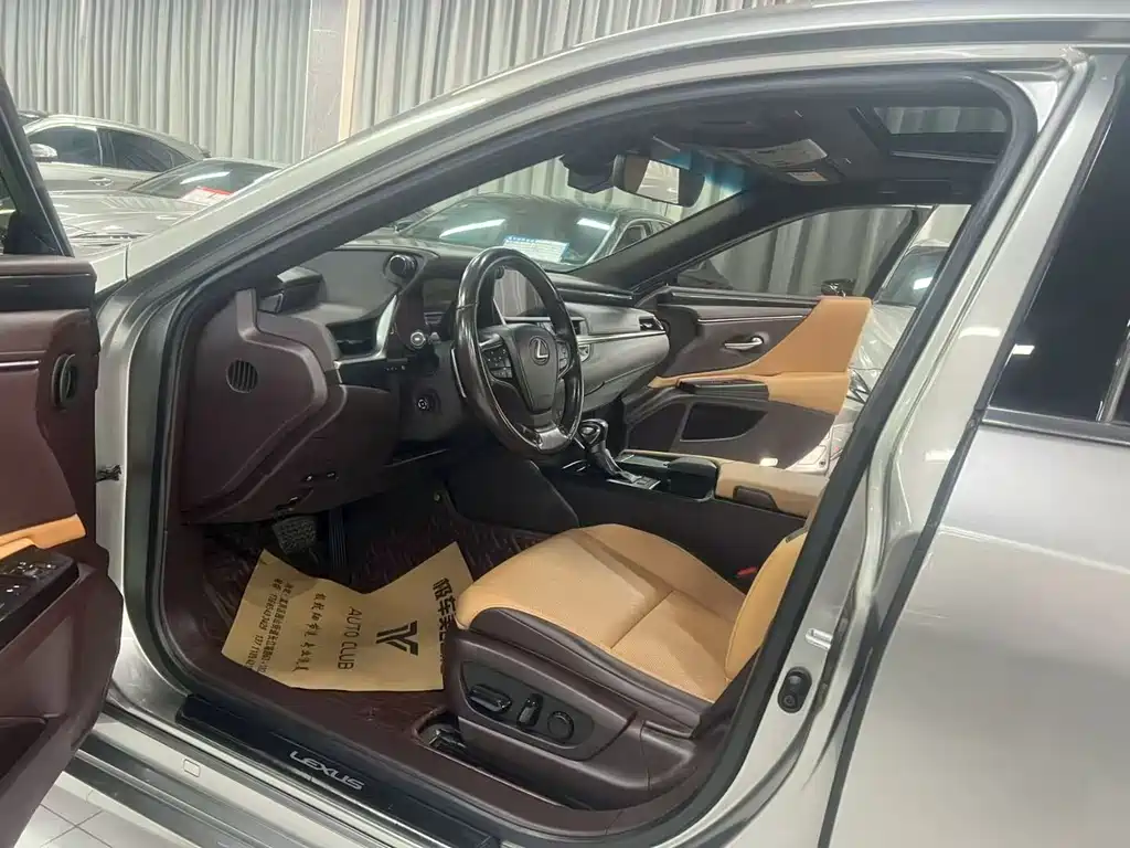 Lexus ES — миниатюра 4