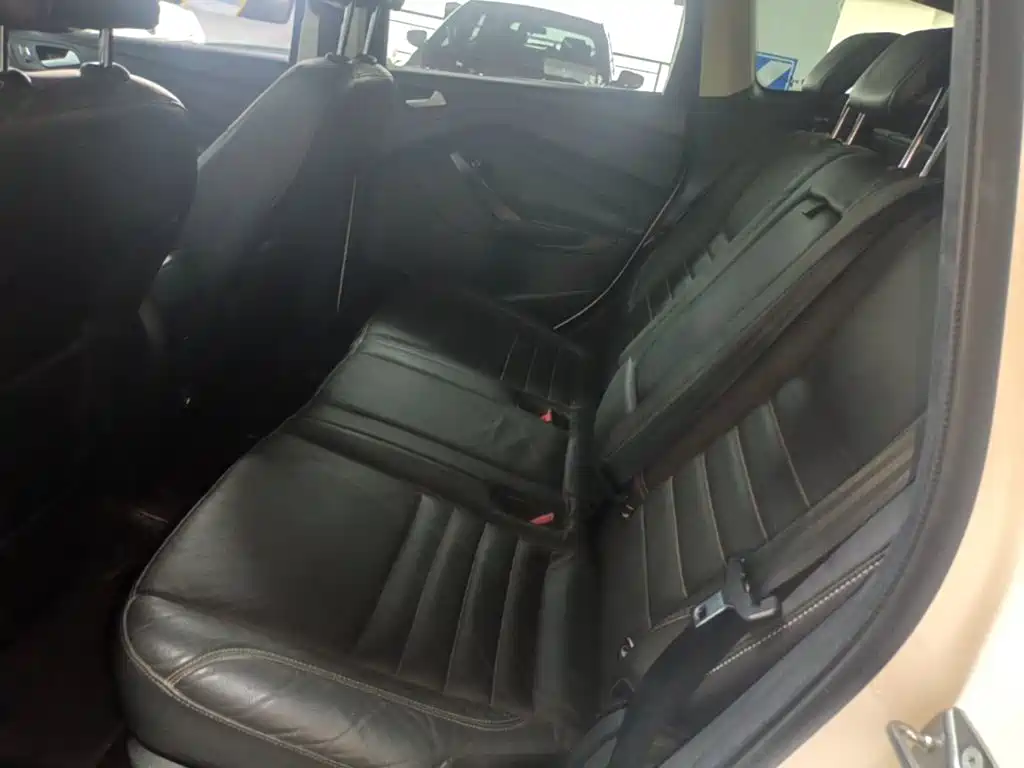 Ford Kuga — миниатюра 17