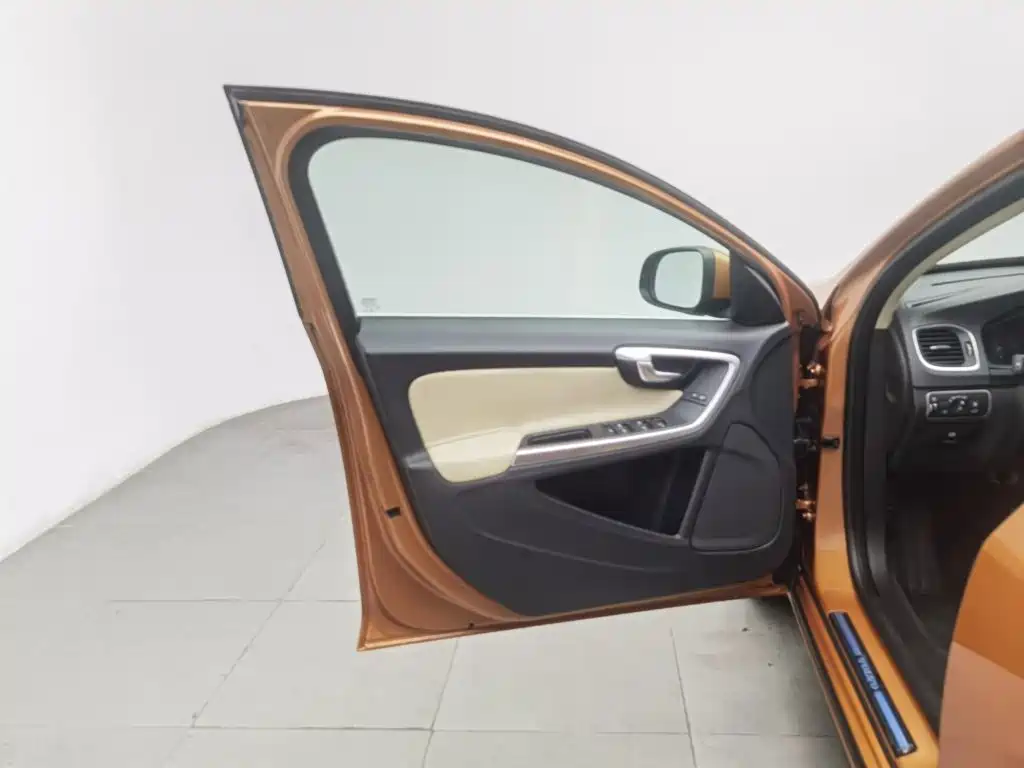 Volvo S60 — миниатюра 8