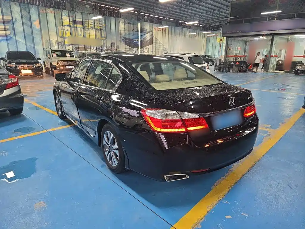 Honda Accord — миниатюра 18