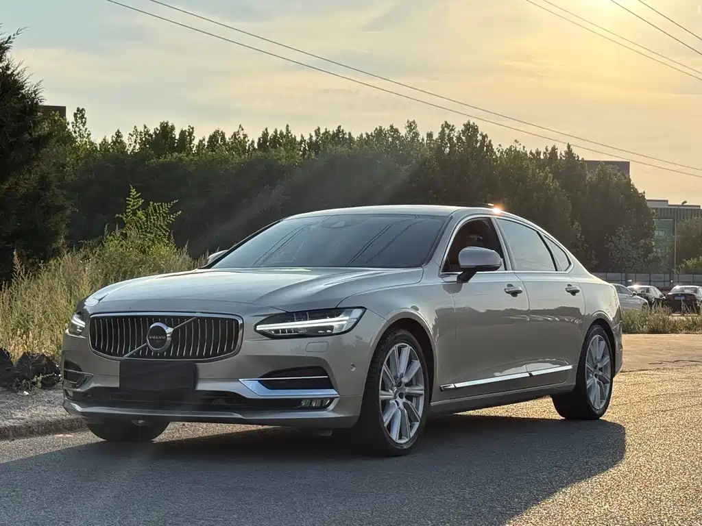 Volvo S90
