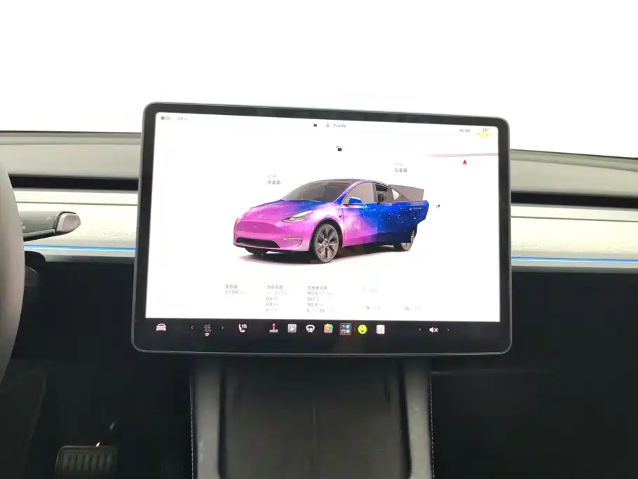 Tesla Model Y — миниатюра 13