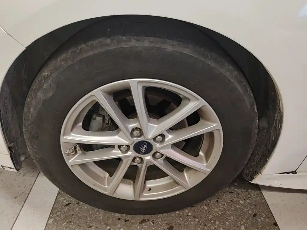 Ford Focus — миниатюра 23