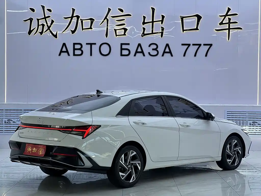 Hyundai Elantra — миниатюра 4