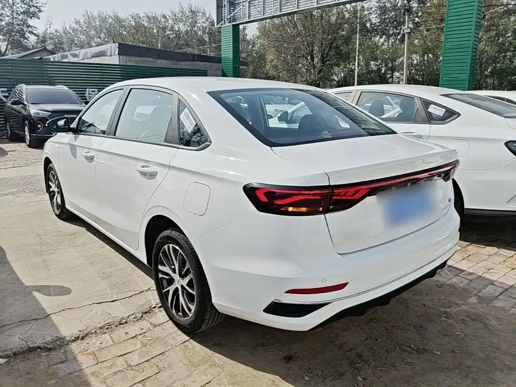 Geely Emgrand — миниатюра 5