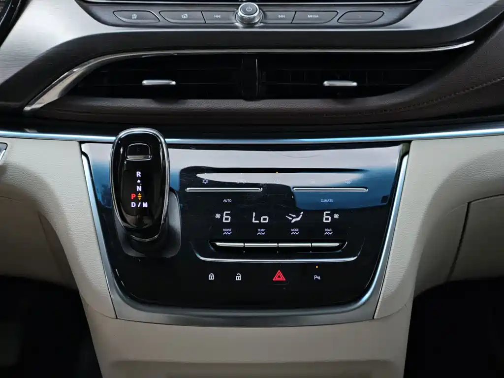 Buick GL8 — миниатюра 16