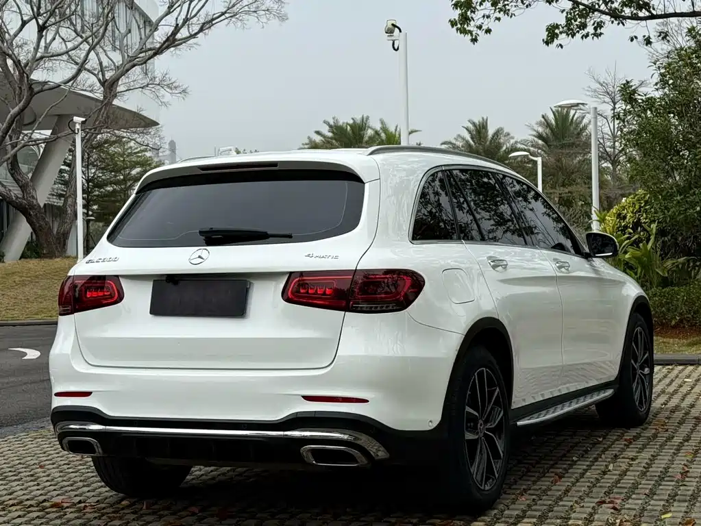 MERCEDES-BENZ GLC