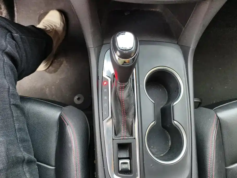 Chevrolet Equinox — миниатюра 16