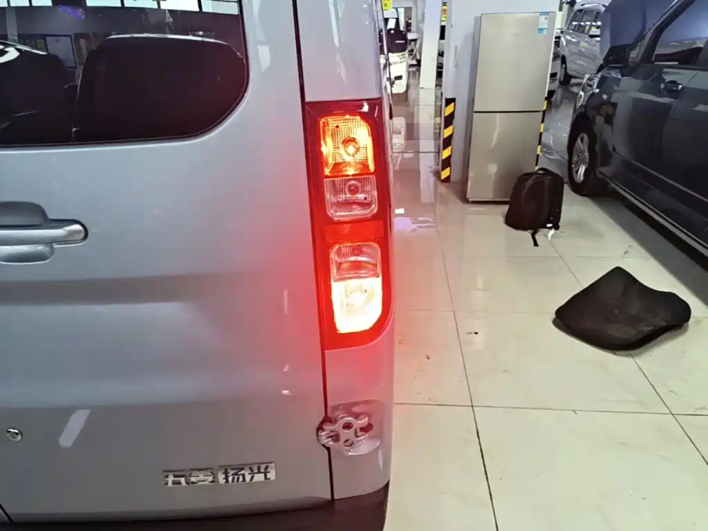 Wuling Yangguang — миниатюра 8