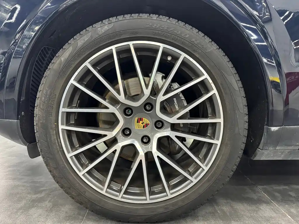 Porsche Cayenne — миниатюра 11