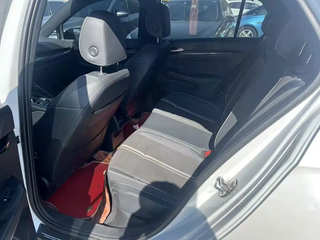Volkswagen Golf — миниатюра 6