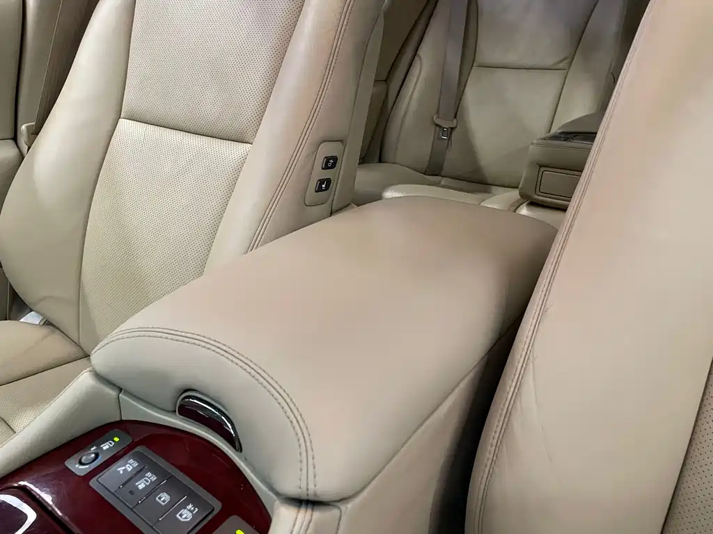 Lexus LS — миниатюра 26