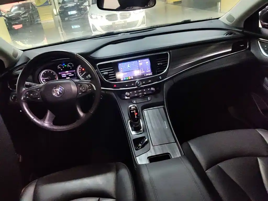 Buick LaCrosse — миниатюра 10