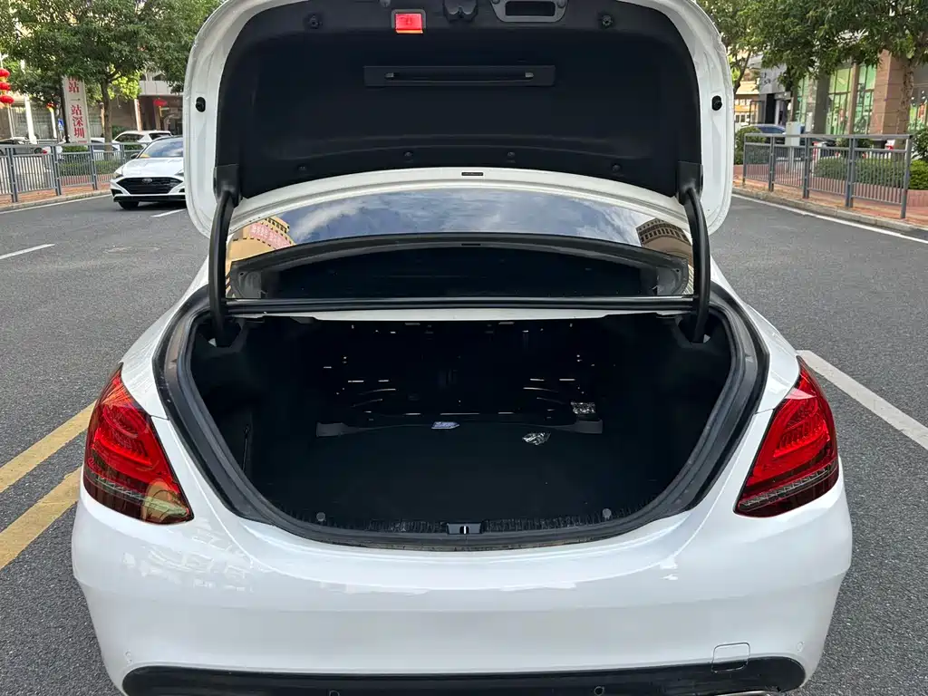 Mercedes-Benz C-Class — миниатюра 48