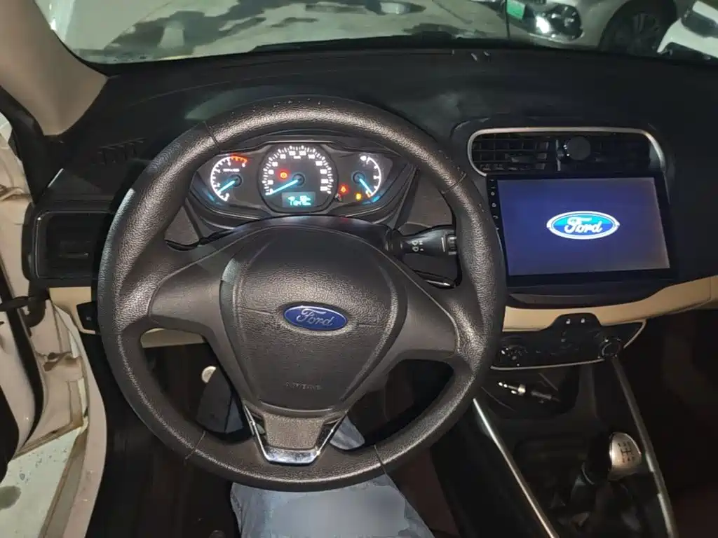 Ford Escort — миниатюра 11