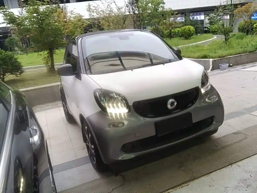 smart Smart Fortwo — миниатюра 4