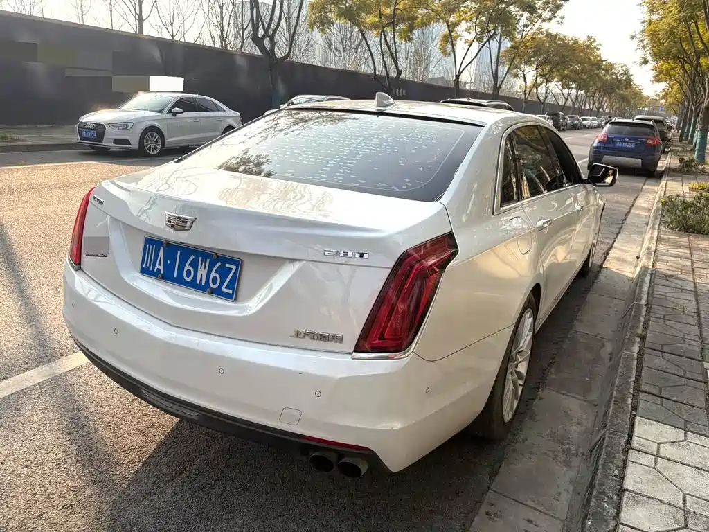 CADILLAC CT6